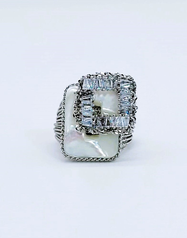 Ring shell square white color