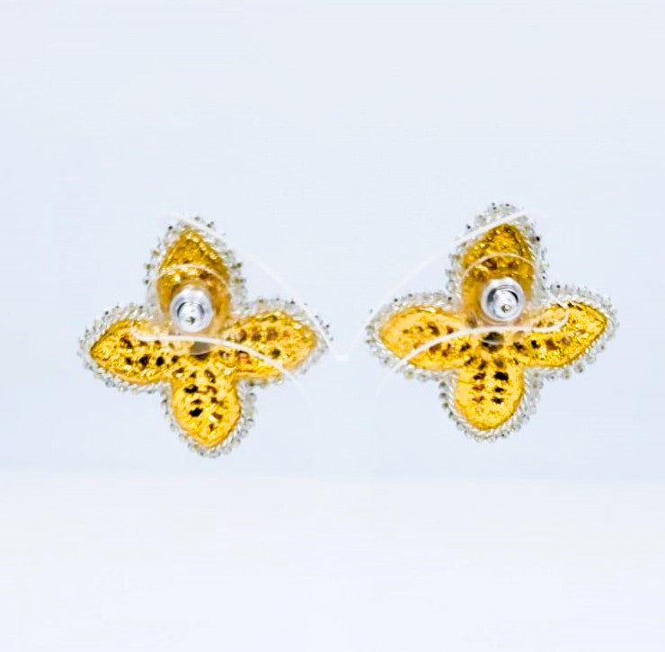 Pierced four leaf flower Gold