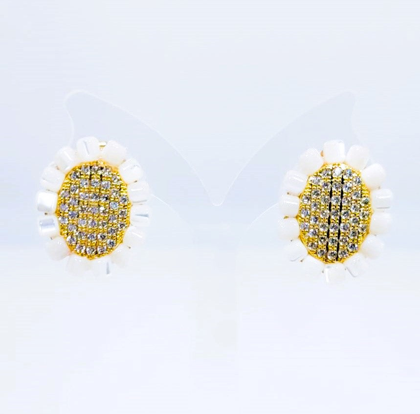 Pierced Sunflower White