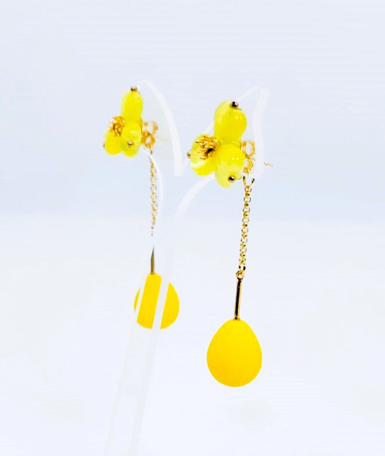 Pierced pop flowers yellow