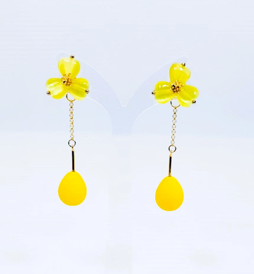 Pierced pop flowers yellow