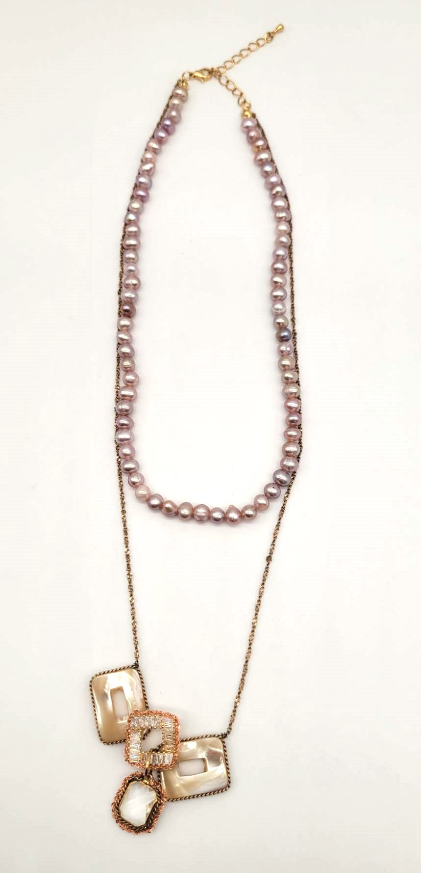 Necklace freshwater pearls, shell